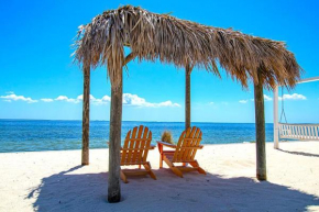 Tropical Serenity-Water View Heated Pool Tiki Bar